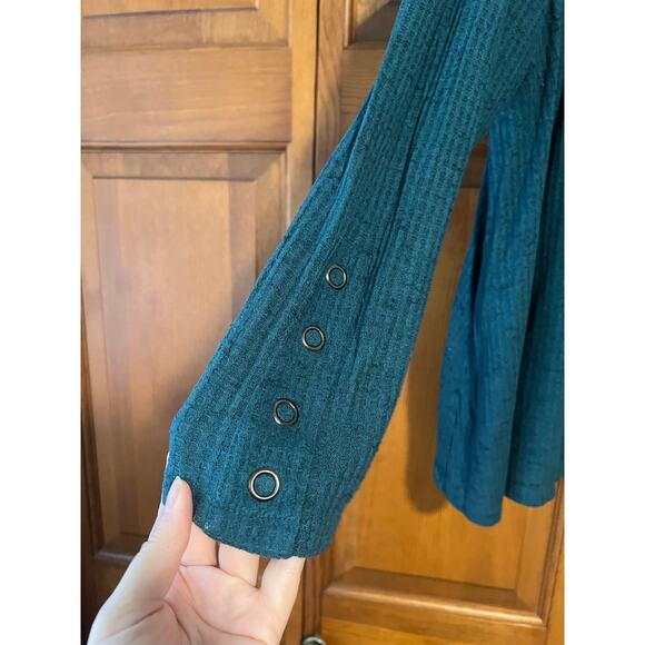 Lane Bryant Women's VNeck Waffle Knit Lightweight Long Sleeve Tee Teal SZ 18/20 - Picture 4 of 9